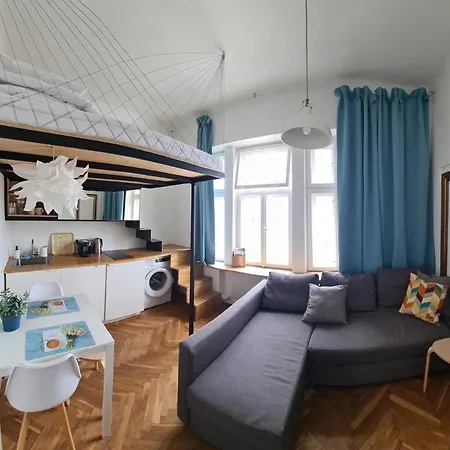Hostal Planet