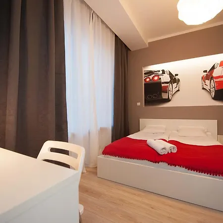 Hostal Planet *